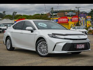 2025  Toyota Camry Ascent Sedan (Frosted White) Used Car Thumbnail